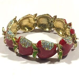 Nwot apple 🍎 stretch bracelet